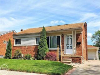 Foreclosed Home - 875 MAPLEKNOLL AVE, 48071