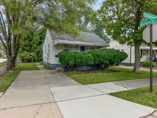 Foreclosed Home - 505 E GUTHRIE AVE, 48071