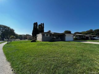 Foreclosed Home - 1780 WESTWOOD DR, 48071