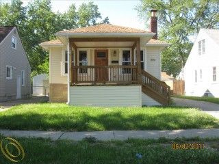 Foreclosed Home - 800 PRINCETON RD, 48072