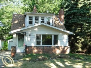 Foreclosed Home - 3603 ELMHURST AVE, 48073