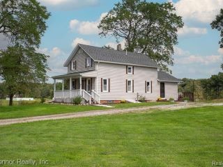 Foreclosed Home - 204 PINE RIVER RD, 48074
