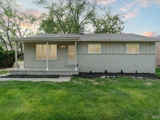 Foreclosed Home - 25331 RED RIVER DR, 48075