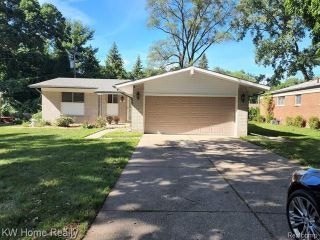 Foreclosed Home - 19222 DORSET ST, 48075