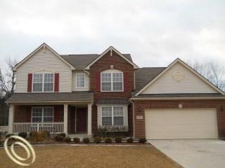 Foreclosed Home - 30119 SPARKLEBERRY DR, 48076