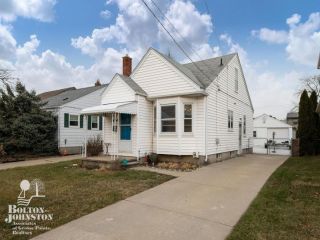 Foreclosed Home - 22515 MAPLE ST, 48081