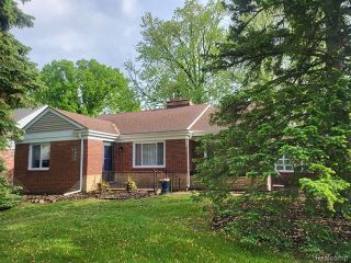 Foreclosed Home - 21701 LAKELAND ST, 48081
