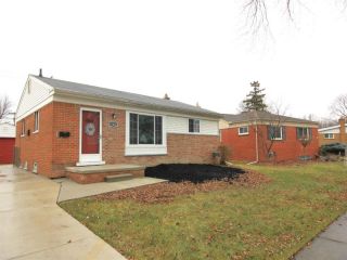 Foreclosed Home - 21212 PARKWAY ST, 48082