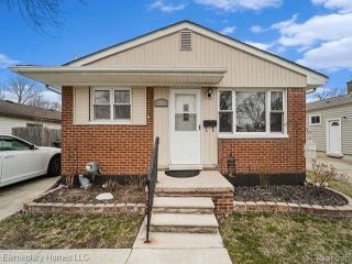 Foreclosed Home - 22019 DORION ST, 48082