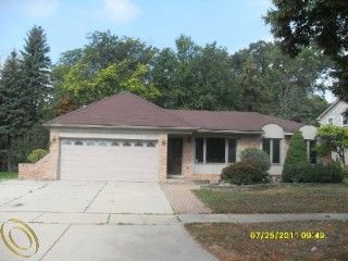 Foreclosed Home - 6587 EMERALD LAKE DR, 48085
