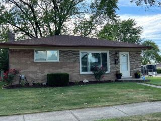 Foreclosed Home - 31469 NEWPORT DR, 48088
