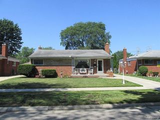 Foreclosed Home - 26657 FAIRFIELD AVE, 48089