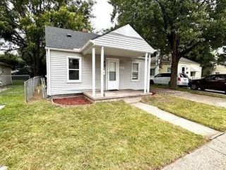 Foreclosed Home - 8649 HUDSON AVE, 48089