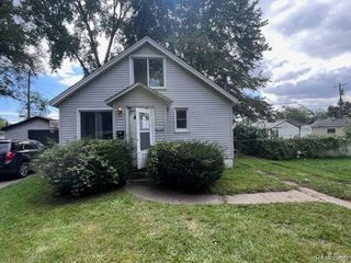 Foreclosed Home - 12788 SARSFIELD AVE, 48089
