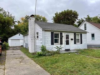 Foreclosed Home - 8677 MAXWELL AVE, 48089