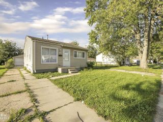 Foreclosed Home - 11220 ESSEX AVE, 48089