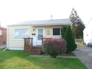 Foreclosed Home - 2152 OTIS AVE, 48091