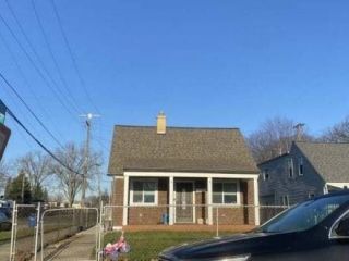 Foreclosed Home - 23801 WINIFRED AVE, 48091