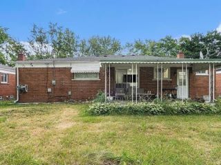 Foreclosed Home - 27151 HAVERHILL DR, 48092