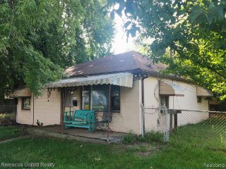 Foreclosed Home - 7206 STANLEY AVE, 48092