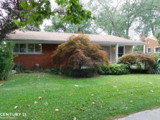 Foreclosed Home - 32075 SAINT ANNES DR, 48092