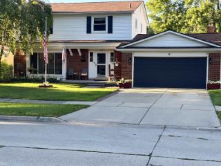 Foreclosed Home - 11345 BRIARCLIFF DR, 48093