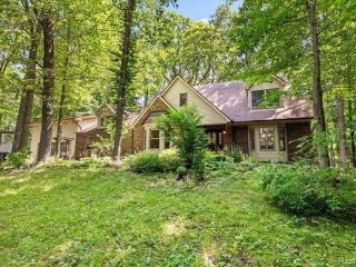 Foreclosed Home - 2447 SPRING GROVE DR, 48114