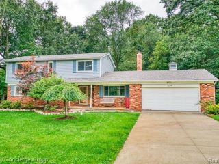 Foreclosed Home - 3224 OLD ORCHARD DR, 48114