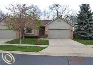 Foreclosed Home - 314 PINEKNOLL CT # 8, 48116