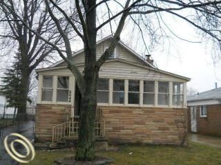 Foreclosed Home - 8644 NIGHTINGALE ST, 48127