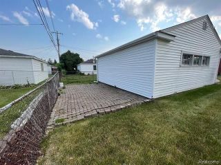 Foreclosed Home - 8544 KINLOCH ST, 48127