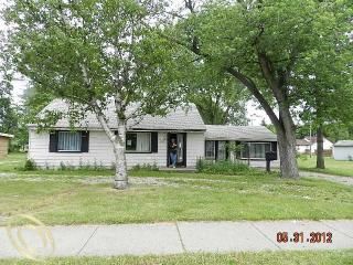 Foreclosed Home - 1558 MIDDLEBELT RD, 48135