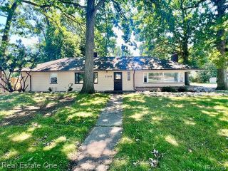 Foreclosed Home - 31565 MARQUETTE ST, 48135