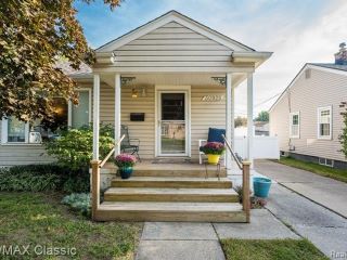 Foreclosed Home - 30925 BARTON ST, 48135