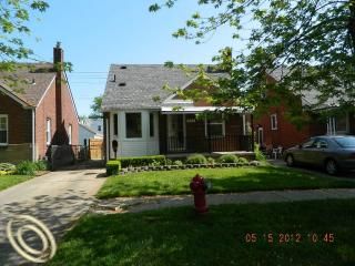 Foreclosed Home - 976 GARFIELD AVE, 48146