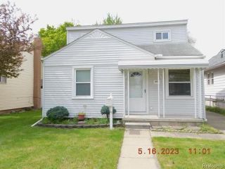 Foreclosed Home - 2059 COLLEGE AVE, 48146