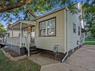 Foreclosed Home - 2071 CLEVELAND AVE, 48146