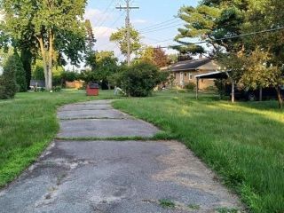 Foreclosed Home - 35274 SCHOOLCRAFT RD, 48150