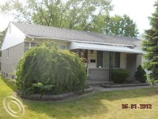 Foreclosed Home - 14160 MERRIMAN RD, 48154