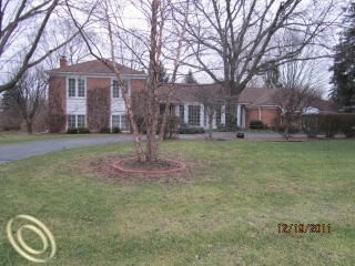 Foreclosed Home - 8866 NORTHAMPTON DR, 48170