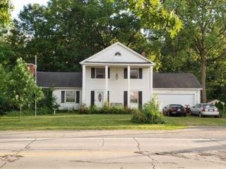 Foreclosed Home - 23145 HURON RIVER DR, 48173