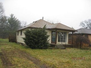 Foreclosed Home - 26136 KING RD, 48174