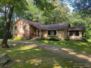 Foreclosed Home - 9280 TOWER RD, 48178