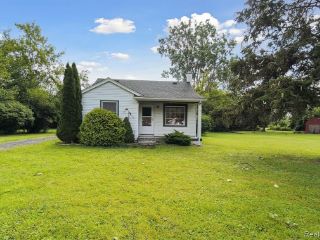 Foreclosed Home - 15145 OLDHAM ST, 48180
