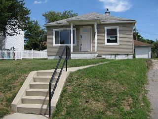 Foreclosed Home - 2825 5TH ST, 48183