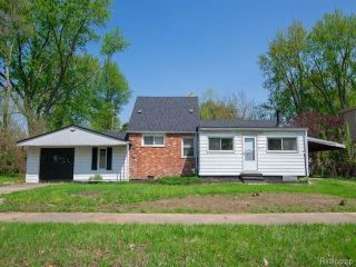 Foreclosed Home - 8722 BEATRICE, 48185