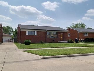 Foreclosed Home - 32629 ANITA DR, 48185