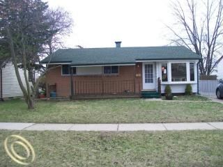 Foreclosed Home - 1558 GLORIA ST, 48186