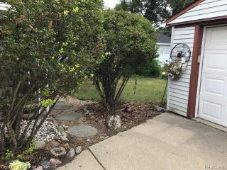 Foreclosed Home - 31053 CHERRY HILL RD, 48186