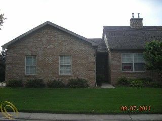 Foreclosed Home - 272 AVIUM LN # 63, 48187